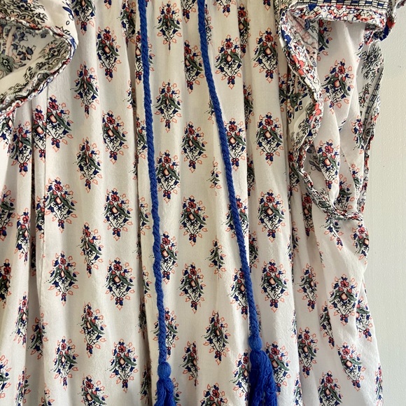 Womens flowy peasant blouse with flutter sleeves - Picture 9 of 9